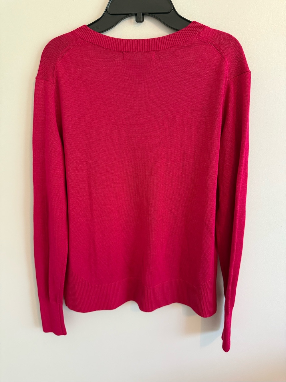 Banana Republic Women's V-Neck Sweater in Vibrant Magenta - Picture 3 of 8
